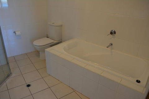 Wallaroo Marina Luxury Apartment - Accommodation Nelson Bay 23
