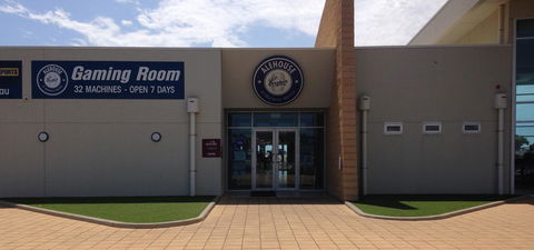 Wallaroo Marina Luxury Apartment - Accommodation Nelson Bay 14