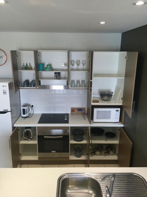 Wallaroo Marina Luxury Apartment - Accommodation Nelson Bay 8
