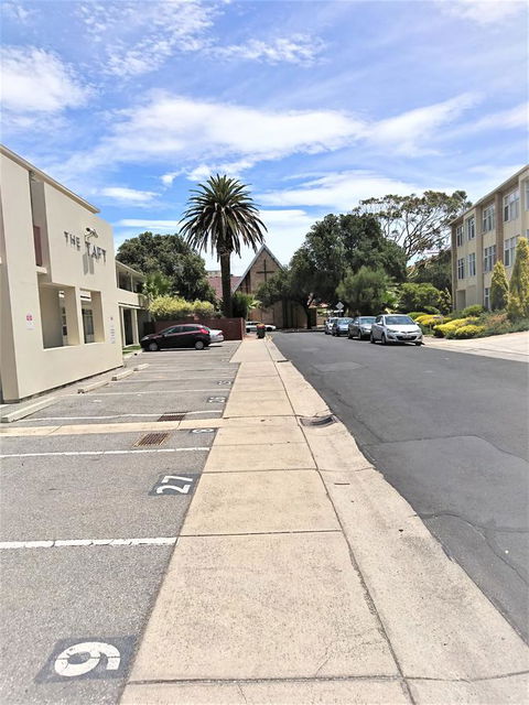 Hi 5 Glenelg Studio Apartment - Accommodation Nelson Bay 16
