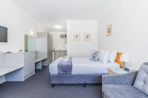 Hi 5 Glenelg Studio Apartment - Accommodation Nelson Bay 2