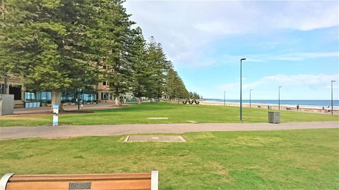 Hi 5 Glenelg Studio Apartment - Accommodation Nelson Bay 25