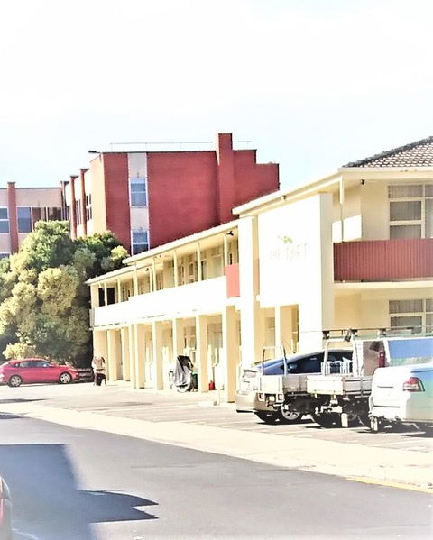 Hi 5 Glenelg Studio Apartment - Accommodation Nelson Bay 17