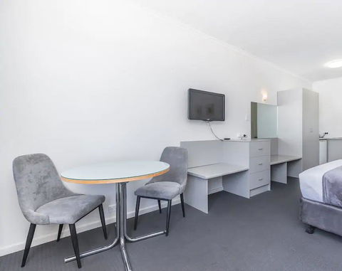Hi 5 Glenelg Studio Apartment - Accommodation Nelson Bay 8
