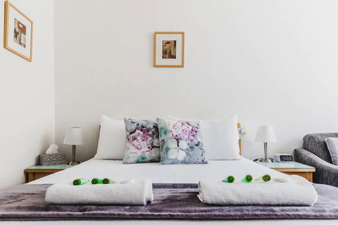 Hi 5 Glenelg Studio Apartment - Accommodation Nelson Bay 1