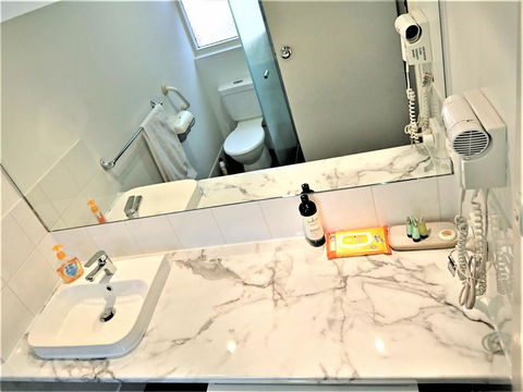 Hi 5 Glenelg Studio Apartment - Accommodation Nelson Bay 5