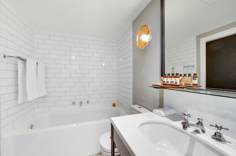 Mayfair Hotel - Accommodation Nelson Bay 1