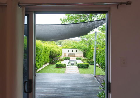 S T U D I O 22 Peaceful Retreat With Garden Views - Accommodation Nelson Bay 12