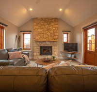 Lucy's Cottage - Nelson Bay Accommodation.com