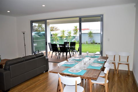 Eastern Breeze - Accommodation Nelson Bay 3