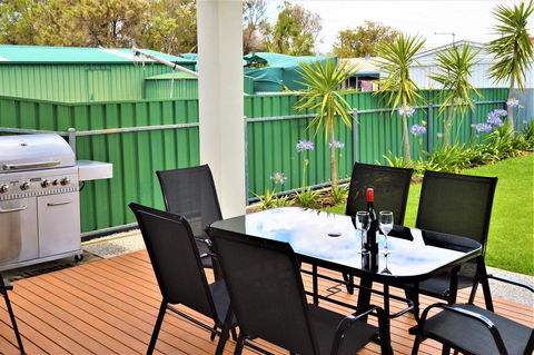 Eastern Breeze - Accommodation Nelson Bay 8