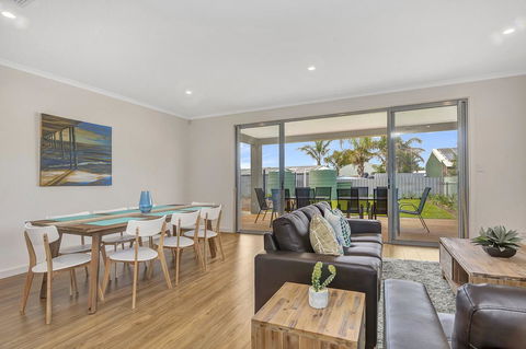 Eastern Breeze - Accommodation Nelson Bay 15