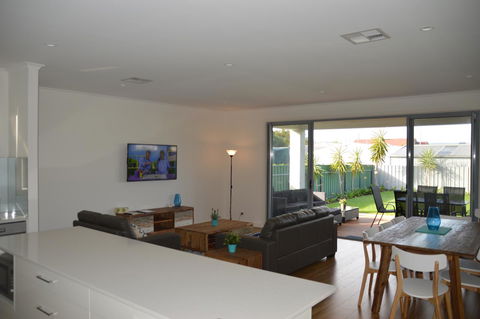 Eastern Breeze - Accommodation Nelson Bay 20