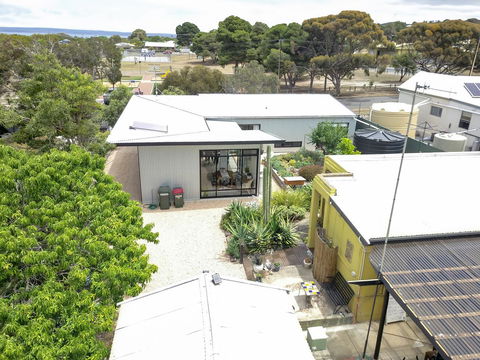 Sinclair Eco House - Accommodation Nelson Bay 5