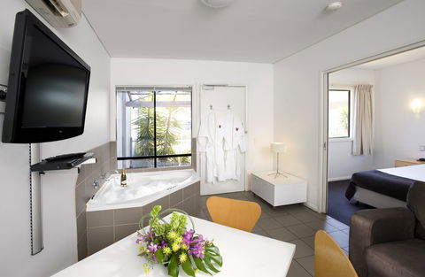Majestic Oasis Apartments - Accommodation Nelson Bay 14