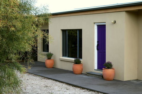 The Purple Door On Seaview - Nelsons Bay Accommodation 1