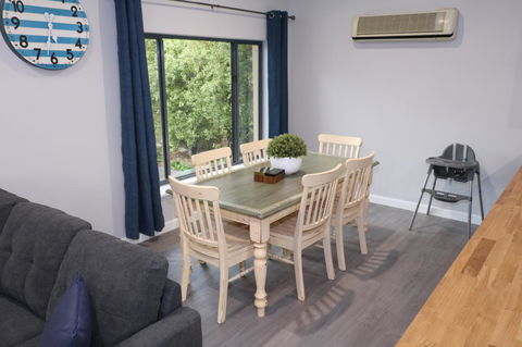 The Purple Door On Seaview - Nelsons Bay Accommodation 5