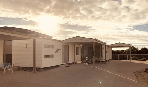 Rocks Retreat Cabin - Dolphin - Accommodation Nelson Bay 2
