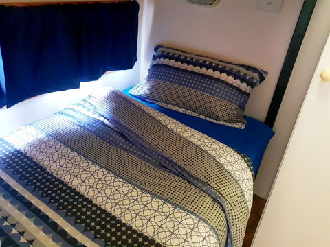 Rocks Retreat Cabin - Dolphin - Accommodation Nelson Bay 8