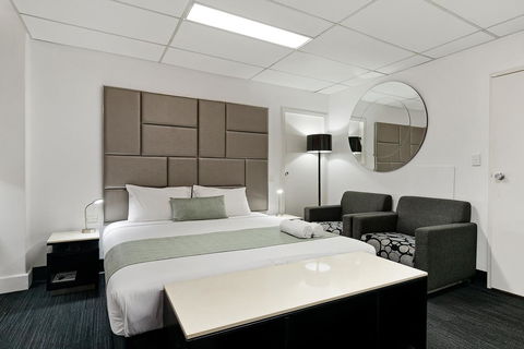 Cosmo On Bank - Accommodation Nelson Bay 3