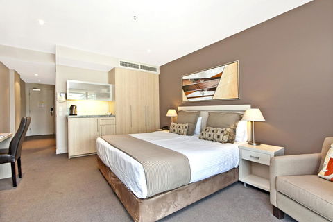 Glenelg Beach Studio - Accommodation Nelson Bay 12