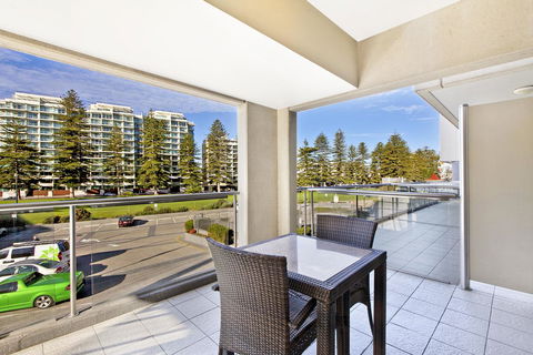 Glenelg Beach Studio - Accommodation Nelson Bay 5