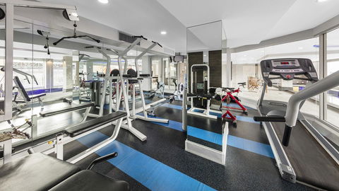 Oaks Adelaide Embassy Suites - Nelsons Bay Accommodation 5