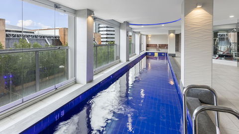 Oaks Adelaide Embassy Suites - Nelsons Bay Accommodation 1