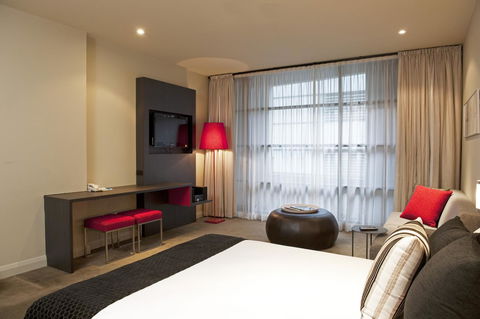 Mantra Hindmarsh Square - Accommodation Nelson Bay 1