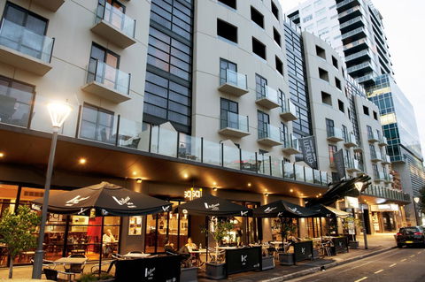 Mantra Hindmarsh Square - Accommodation Nelson Bay 3