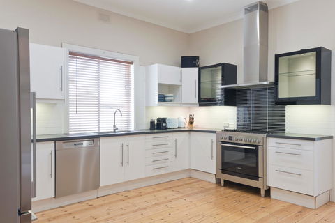 29 Jane - Accommodation Nelson Bay 8