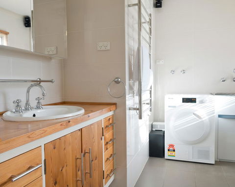 29 Jane - Accommodation Nelson Bay 7