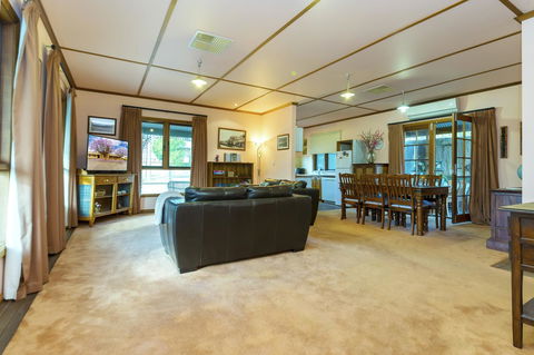Rustic On 13th - Accommodation Nelson Bay 3