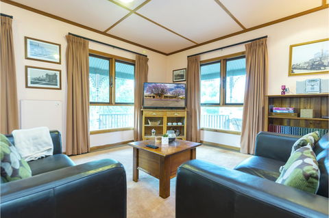 Rustic On 13th - Accommodation Nelson Bay 4