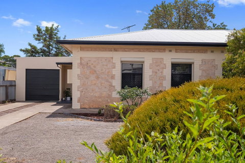 Cute And Cosy - Events, Workers, Getaways - Accommodation Nelson Bay 0