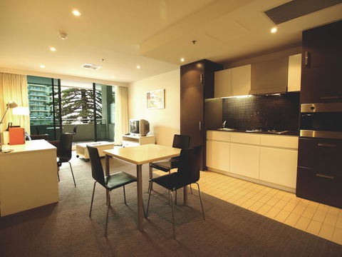 Oaks Glenelg Liberty Suites - Nelsons Bay Accommodation 27