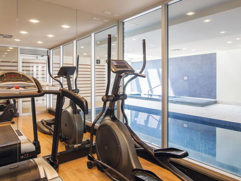 Oaks Glenelg Liberty Suites - Nelsons Bay Accommodation 6
