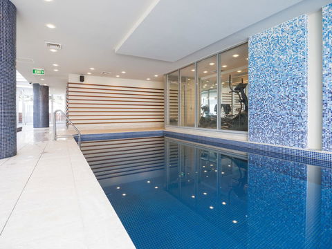Oaks Glenelg Liberty Suites - Nelsons Bay Accommodation 7