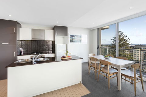 Oaks Glenelg Liberty Suites - Nelsons Bay Accommodation 35