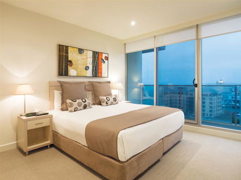 Oaks Glenelg Liberty Suites - Nelsons Bay Accommodation 20