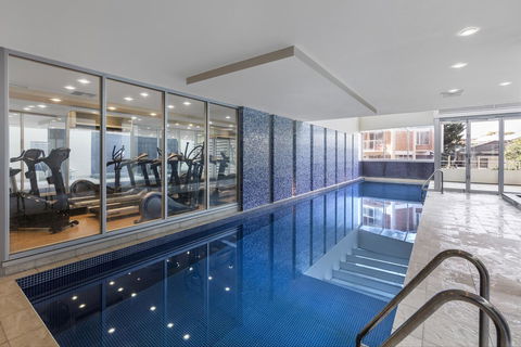 Oaks Glenelg Liberty Suites - Nelsons Bay Accommodation 3