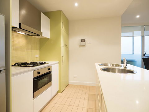 Oaks Glenelg Liberty Suites - Nelsons Bay Accommodation 19