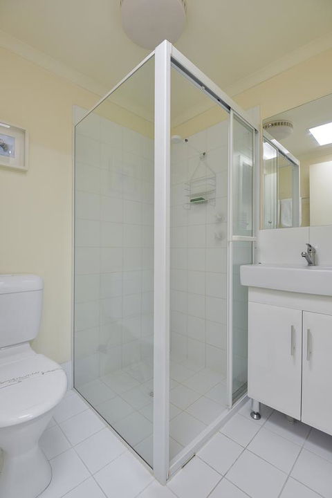 Wintergarden Beach Cabin - Accommodation Nelson Bay 9