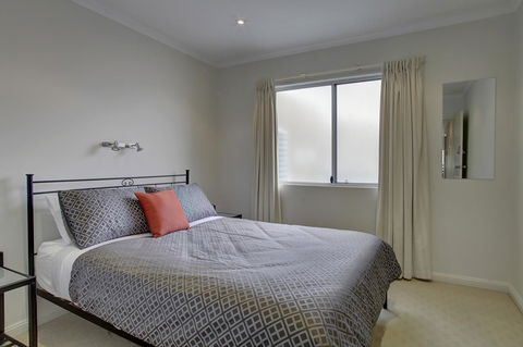 Tasman Beachside Apartment - Accommodation Nelson Bay 8