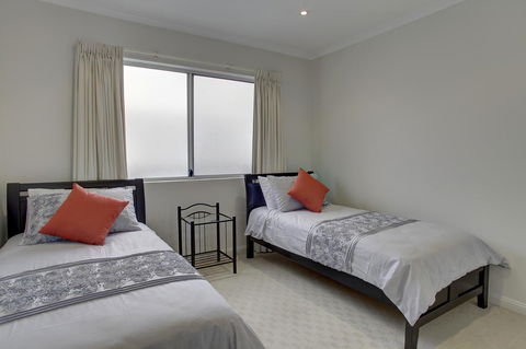 Tasman Beachside Apartment - Accommodation Nelson Bay 9