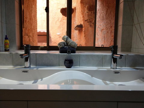 Zen Underground B&B - Accommodation Nelson Bay 6