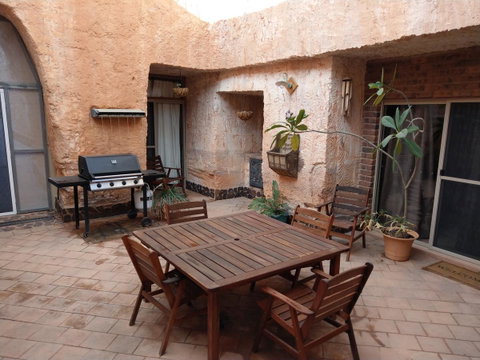 Zen Underground B&B - Accommodation Nelson Bay 7