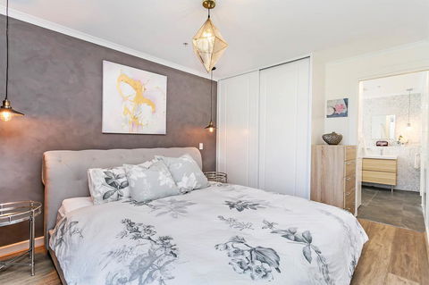 Heart Of Glenelg BnB - Accommodation Nelson Bay 1