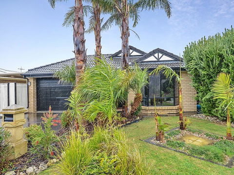 Lakeside - Encounter Bay - Accommodation Nelson Bay 1