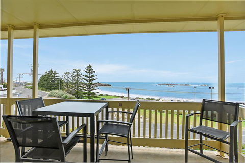 The Dolphins Beachfront Apartments - Accommodation Nelson Bay 9